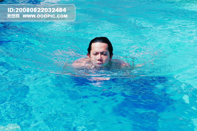 <em>游泳</em> 动作 仰泳 淋 自拍 <em>游泳池</em> 水 男女 <em>胸罩</em>模板